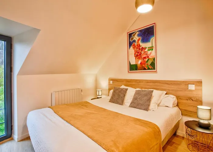 Nid Douillet à 30 Mètres De La Grande De - La Vague - Houlgate