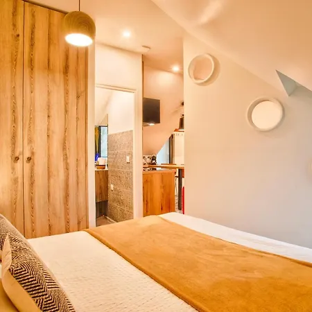 Nid Douillet A 30 Metres De La Grande De - La Vague - Daire Houlgate